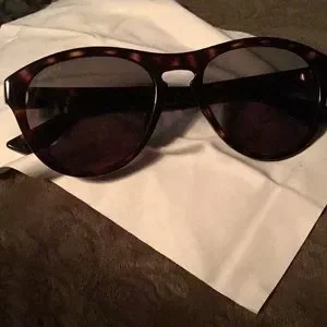 Gucci | Accessories | Gucci Sunglasses Today Last Chance To  display picture 3